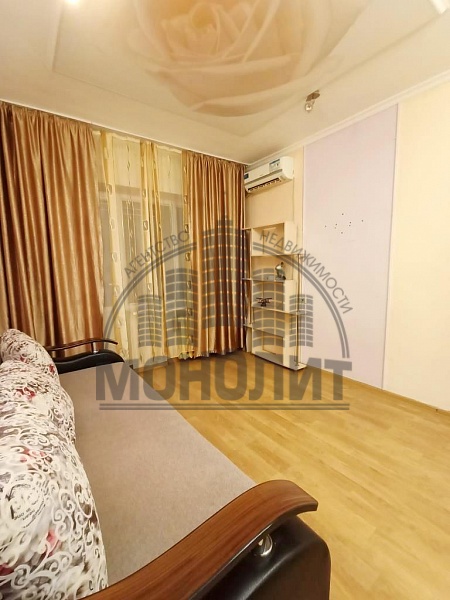 1-к квартира ул. Калараша (№1184)