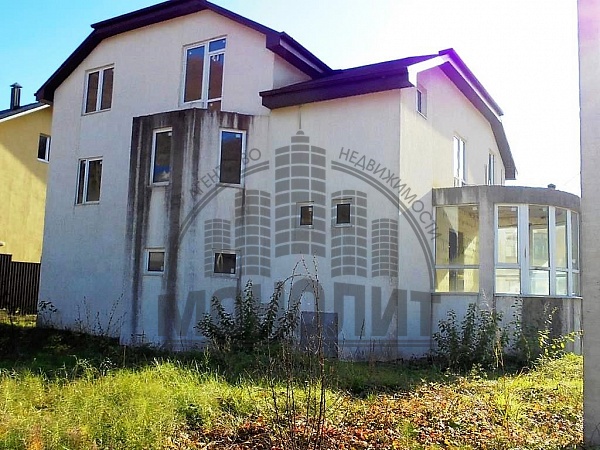 Дом с участком ул. Кириченко (№739)