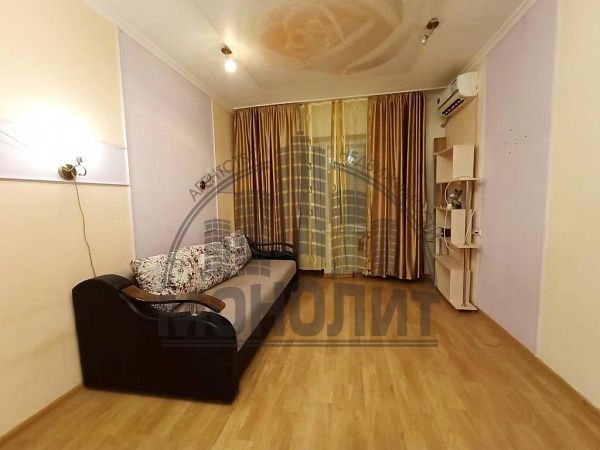 1-к квартира ул. Калараша (№1184)