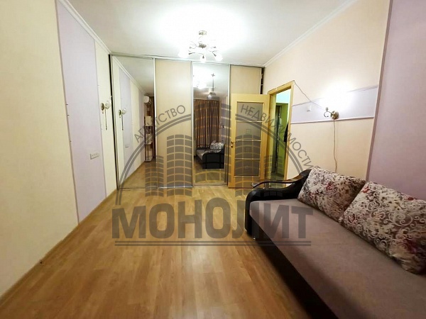 1-к квартира ул. Калараша (№1184)